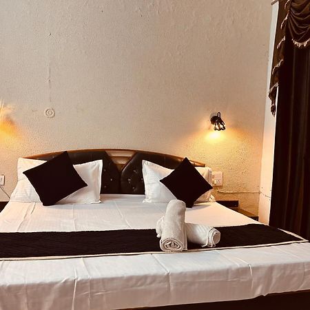 The For You Hotel & Restaurant Rishīkesh Εξωτερικό φωτογραφία