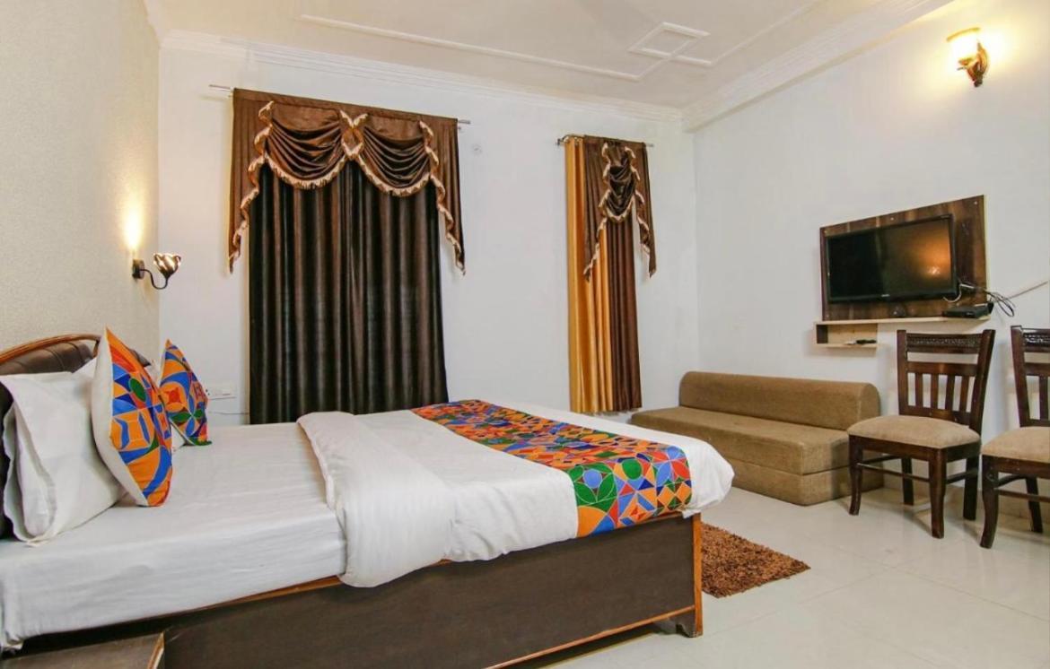 The For You Hotel & Restaurant Rishīkesh Εξωτερικό φωτογραφία