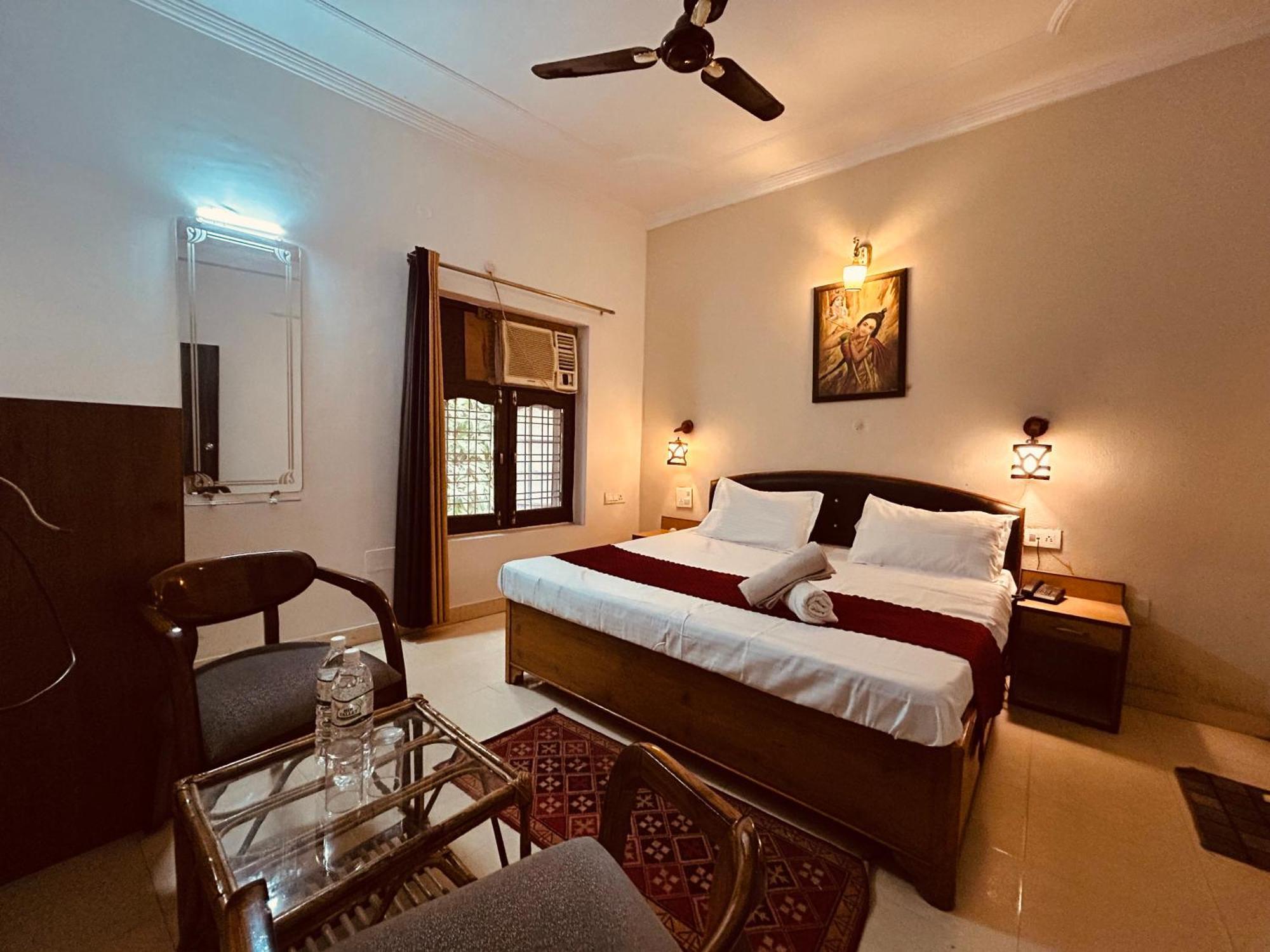 The For You Hotel & Restaurant Rishīkesh Εξωτερικό φωτογραφία