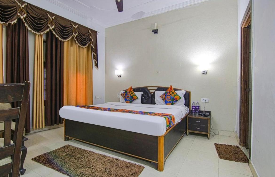 The For You Hotel & Restaurant Rishīkesh Εξωτερικό φωτογραφία