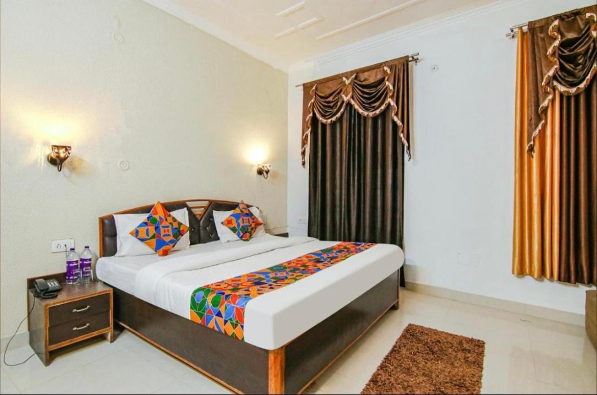 The For You Hotel & Restaurant Rishīkesh Εξωτερικό φωτογραφία