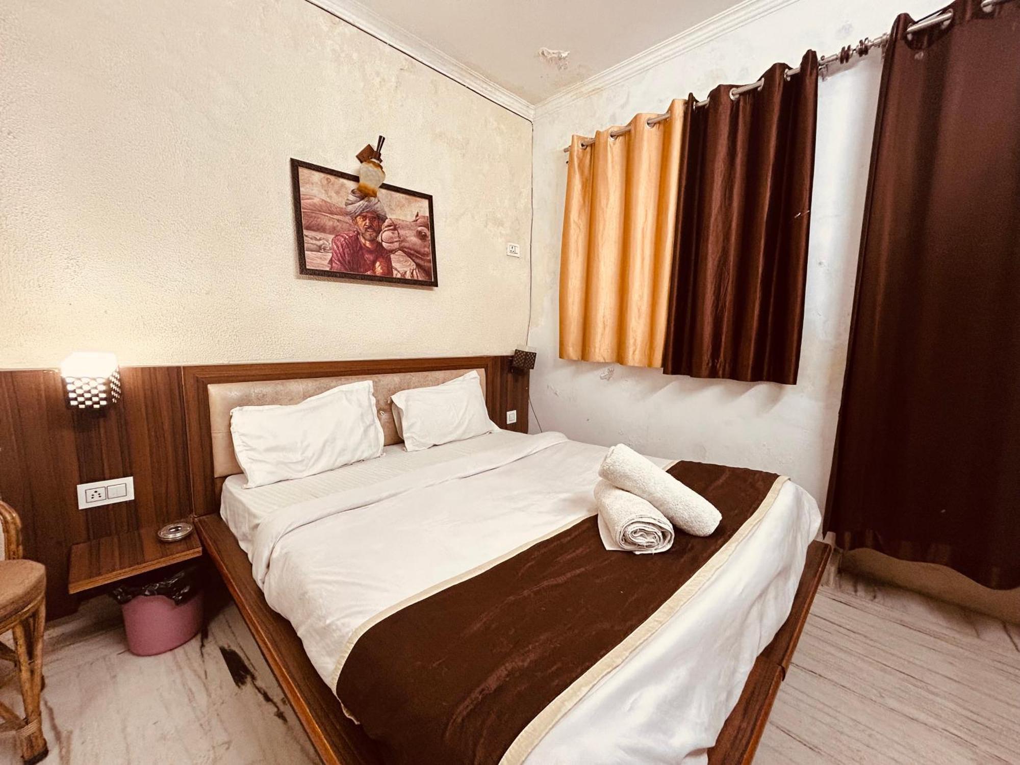 The For You Hotel & Restaurant Rishīkesh Εξωτερικό φωτογραφία