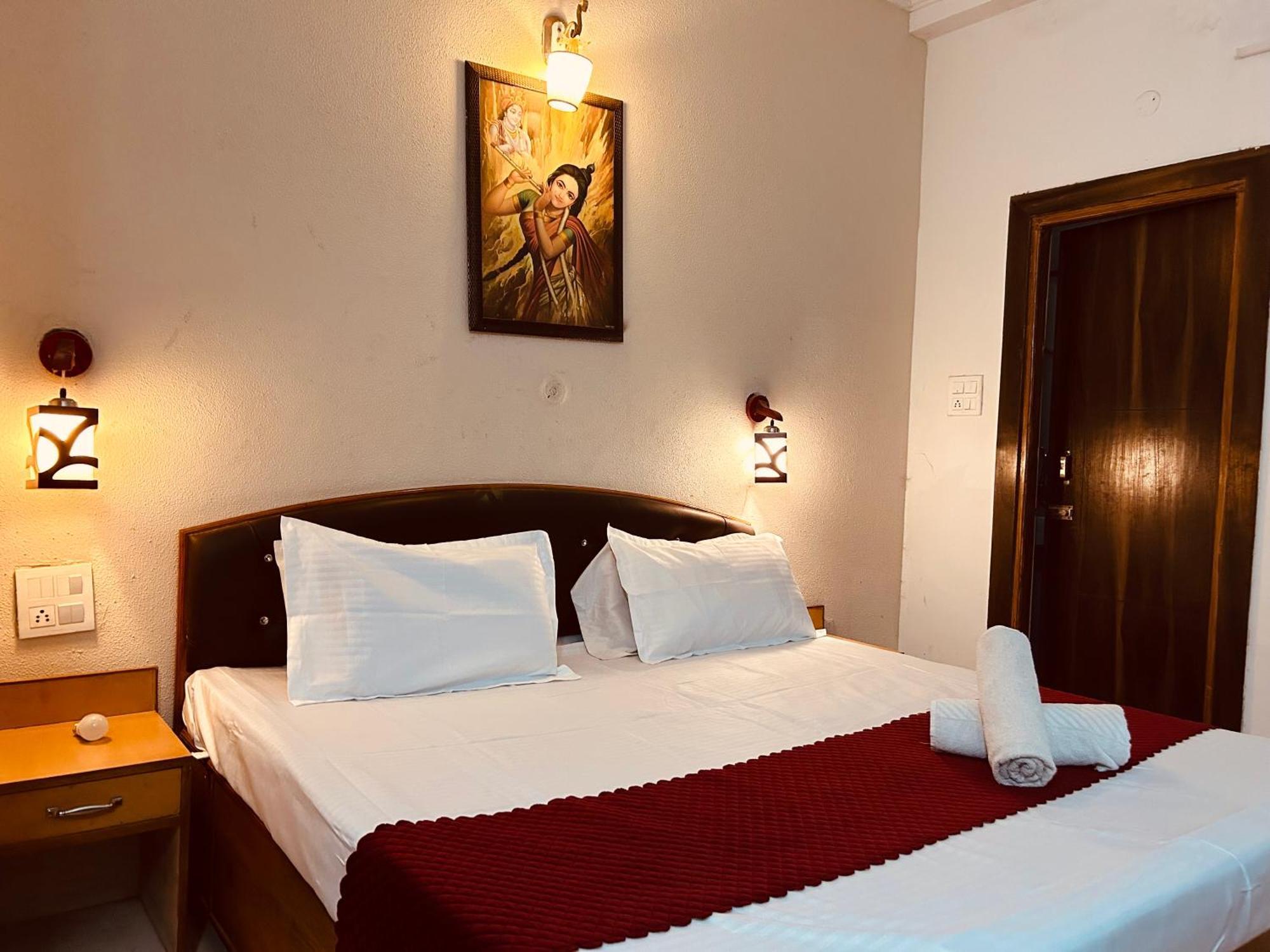 The For You Hotel & Restaurant Rishīkesh Εξωτερικό φωτογραφία