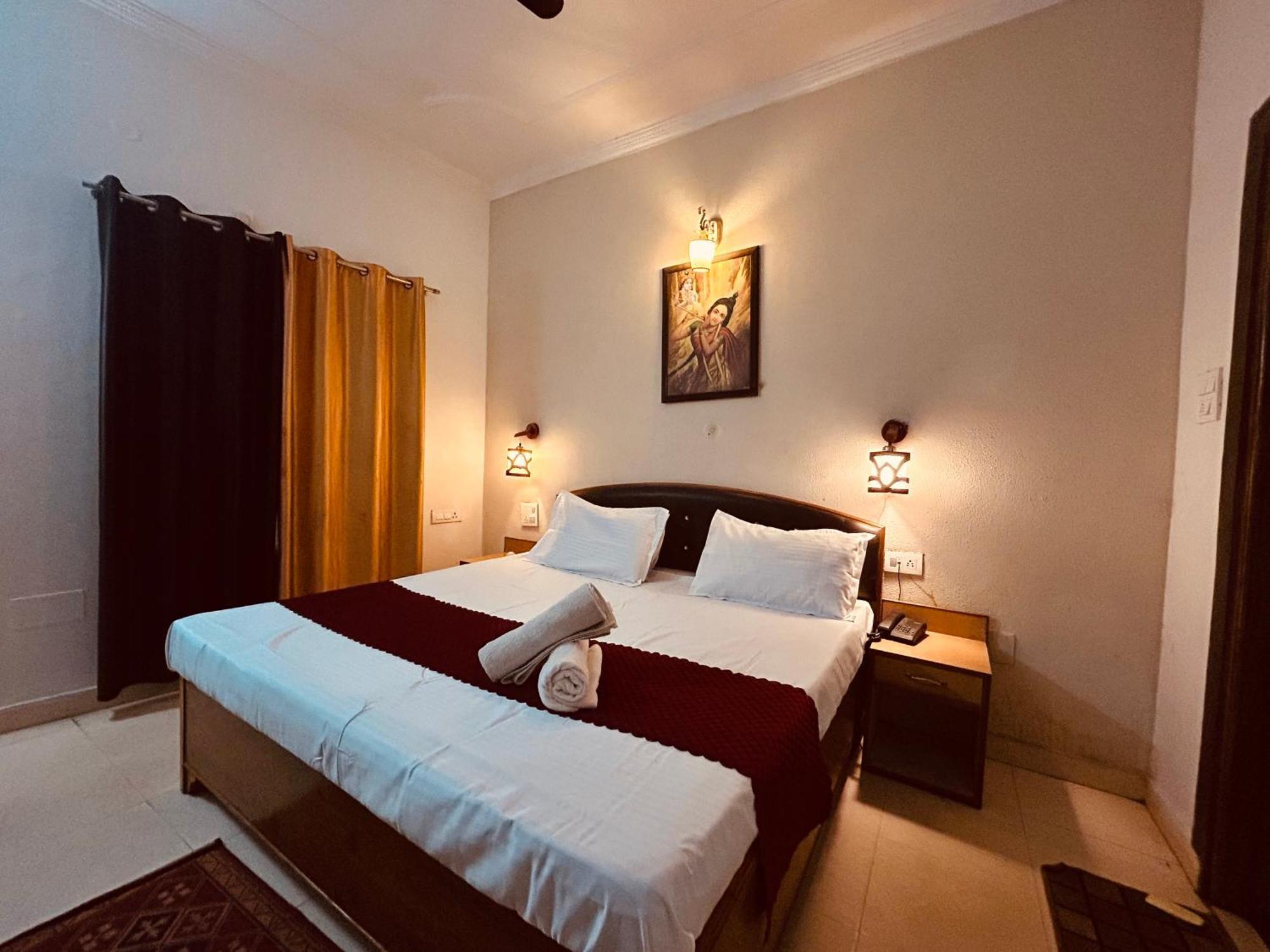 The For You Hotel & Restaurant Rishīkesh Εξωτερικό φωτογραφία